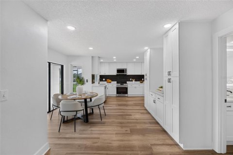 Casa en venta en Brandon, Florida, 4 dormitorios, 285.77 m2 № 2351625 - foto 18