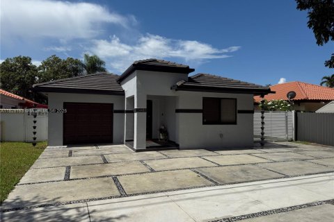 Villa ou maison à vendre à Miami, Floride: 3 chambres, 160.07 m2 № 1804196 - photo 2