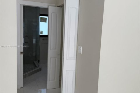 Villa ou maison à vendre à Miami, Floride: 3 chambres, 160.07 m2 № 1804196 - photo 15