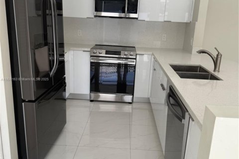 Villa ou maison à vendre à Miami, Floride: 3 chambres, 160.07 m2 № 1804196 - photo 7