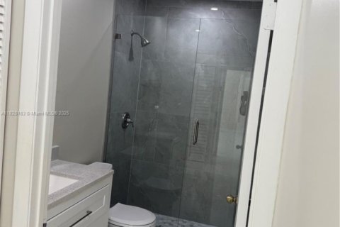 Villa ou maison à vendre à Miami, Floride: 3 chambres, 160.07 m2 № 1804196 - photo 11