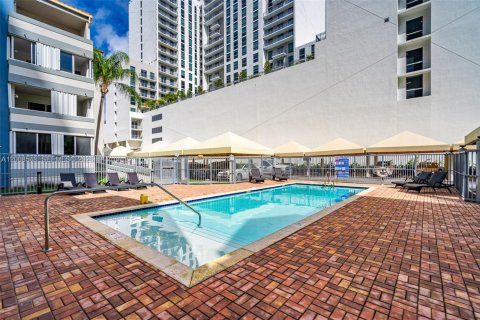 Condo in Miami, Florida, 2 bedrooms № 2074156 - photo 26
