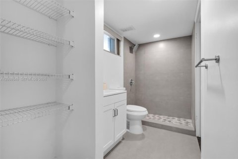 Condo in Miami, Florida, 2 bedrooms № 2074156 - photo 22