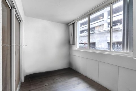 Condo in Miami, Florida, 2 bedrooms № 2074156 - photo 10