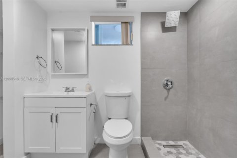 Condo in Miami, Florida, 2 bedrooms № 2074156 - photo 21