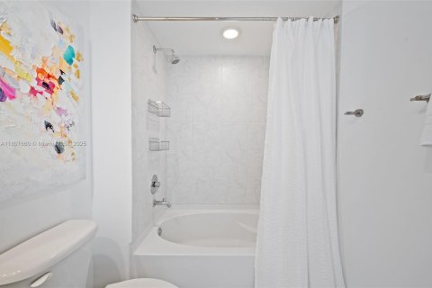 Condominio en venta en Miami, Florida, 1 dormitorio, 58.34 m2 № 1861970 - foto 14