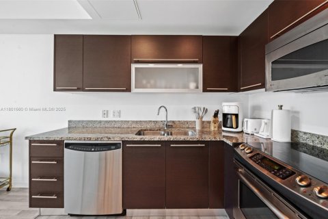 Condominio en venta en Miami, Florida, 1 dormitorio, 58.34 m2 № 1861970 - foto 12