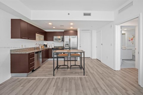 Condominio en venta en Miami, Florida, 1 dormitorio, 58.34 m2 № 1861970 - foto 10