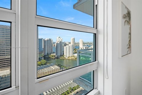 Condominio en venta en Miami, Florida, 1 dormitorio, 58.34 m2 № 1861970 - foto 17