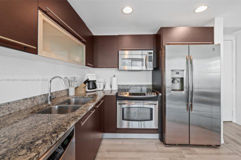 Condominio en venta en Miami, Florida, 1 dormitorio, 58.34 m2 № 1861970 - foto 11