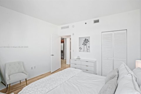 Condominio en venta en Miami, Florida, 1 dormitorio, 58.34 m2 № 1861970 - foto 18