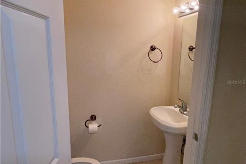 Townhouse in Gainesville, Florida 2 bedrooms, 118.45 sq.m. № 1901152 - photo 12
