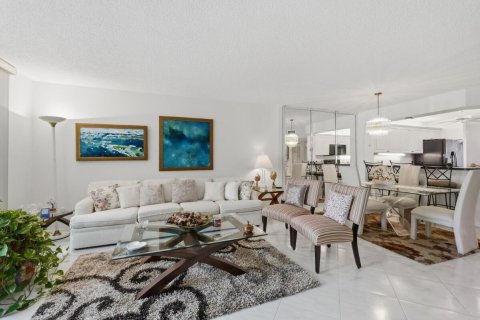 Купить кондоминиум в Тамарак, Флорида 3 комнаты, 112.88м2, № 2261540 - фото 4