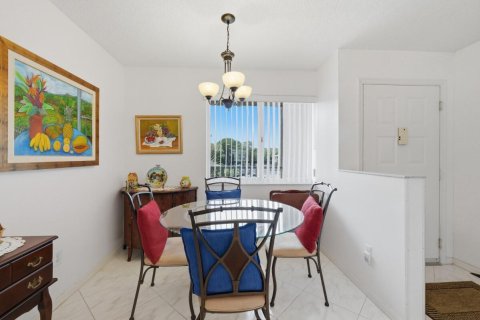 Купить кондоминиум в Тамарак, Флорида 3 комнаты, 112.88м2, № 2261540 - фото 25