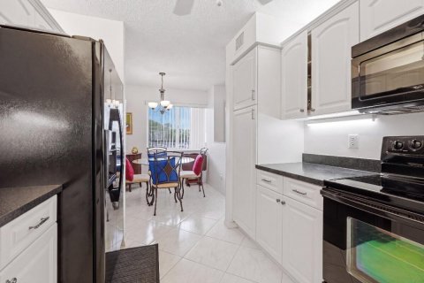 Купить кондоминиум в Тамарак, Флорида 3 комнаты, 112.88м2, № 2261540 - фото 28