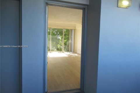 Снять в аренду кондоминиум в Майами, Флорида 1 спальня, 57.6м2, № 1948871 - фото 8