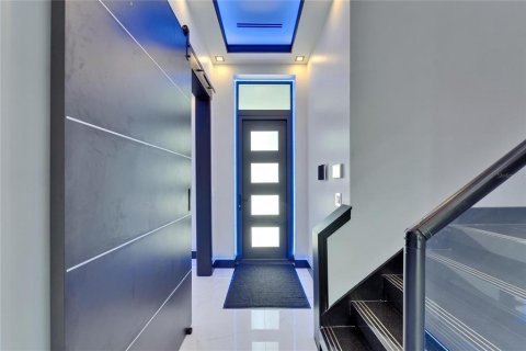 Купить виллу или дом в Аполло-Бич, Флорида 12 комнат, 355.17м2, № 1754444 - фото 8
