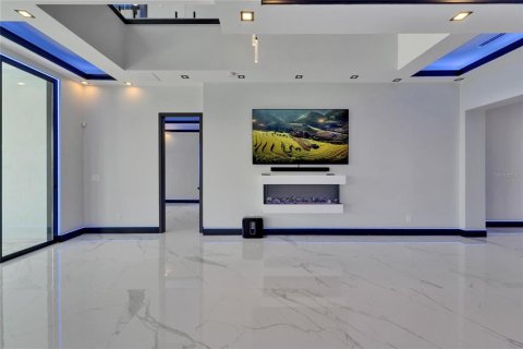 Купить виллу или дом в Аполло-Бич, Флорида 12 комнат, 355.17м2, № 1754444 - фото 16
