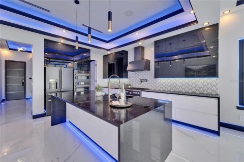 Купить виллу или дом в Аполло-Бич, Флорида 12 комнат, 355.17м2, № 1754444 - фото 23