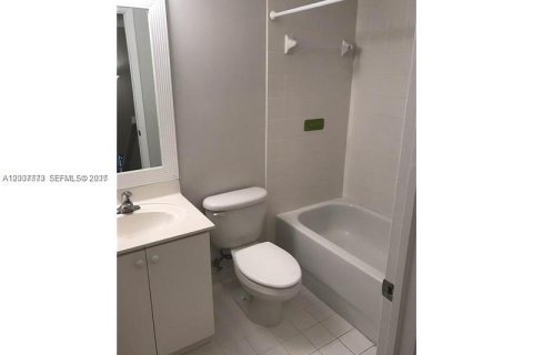 Touwnhouse à louer à Cutler Bay, Floride: 3 chambres, 140.75 m2 № 2154604 - photo 8