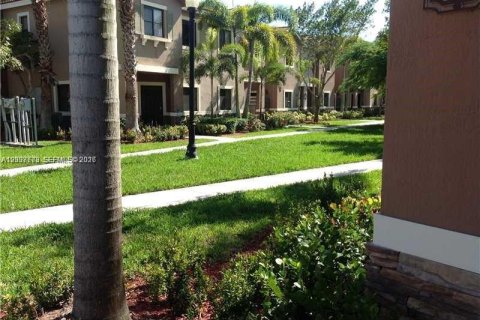 Touwnhouse à louer à Cutler Bay, Floride: 3 chambres, 140.75 m2 № 2154604 - photo 10