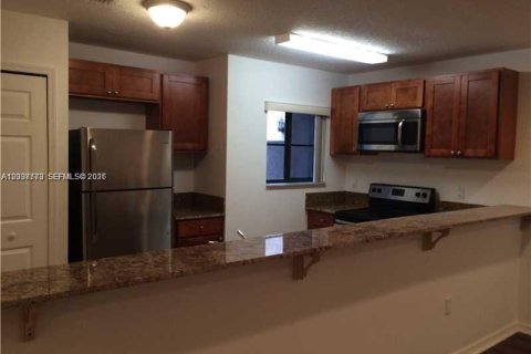Touwnhouse à louer à Cutler Bay, Floride: 3 chambres, 140.75 m2 № 2154604 - photo 5
