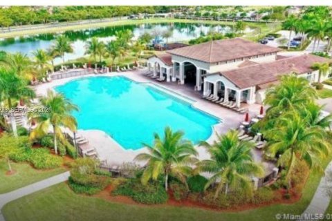 Touwnhouse à louer à Cutler Bay, Floride: 3 chambres, 140.75 m2 № 2154604 - photo 11