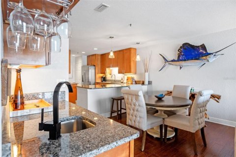 Condo in New Smyrna Beach, Florida, 2 bedrooms  № 1870522 - photo 3