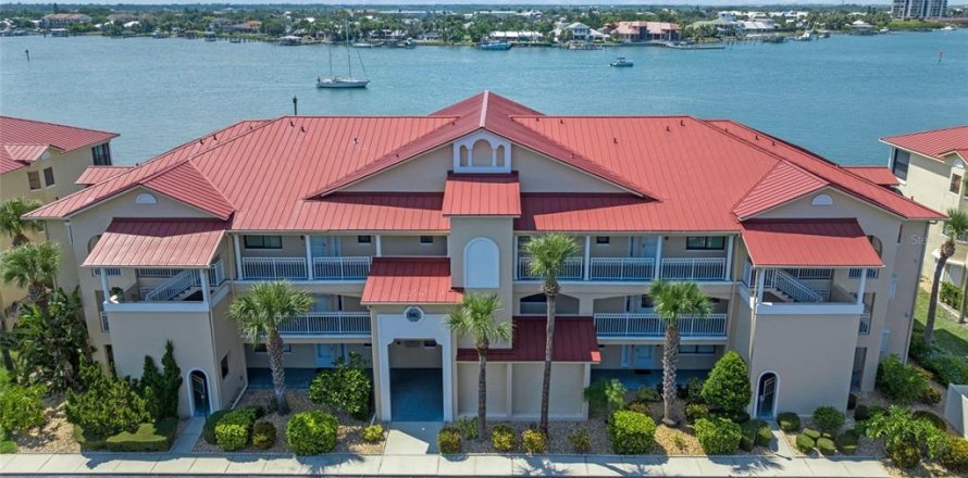 Condo in New Smyrna Beach, Florida, 2 bedrooms № 1870522