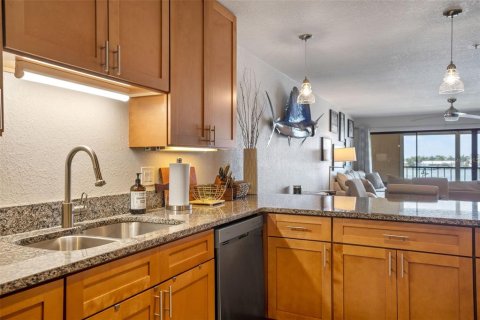 Condo in New Smyrna Beach, Florida, 2 bedrooms  № 1870522 - photo 6