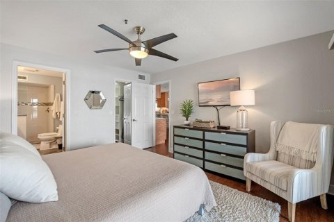 Condo in New Smyrna Beach, Florida, 2 bedrooms  № 1870522 - photo 20