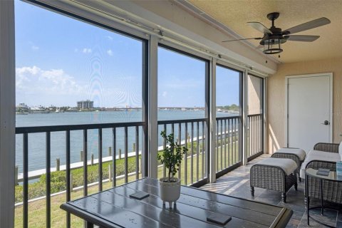 Condo in New Smyrna Beach, Florida, 2 bedrooms  № 1870522 - photo 14
