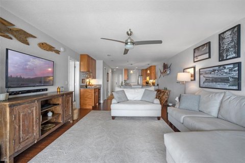 Condo in New Smyrna Beach, Florida, 2 bedrooms  № 1870522 - photo 2
