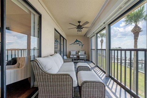 Condo in New Smyrna Beach, Florida, 2 bedrooms  № 1870522 - photo 24