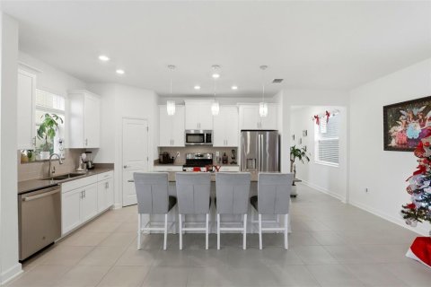 House in Orlando, Florida 4 bedrooms, 228.54 sq.m. № 2218275 - photo 17