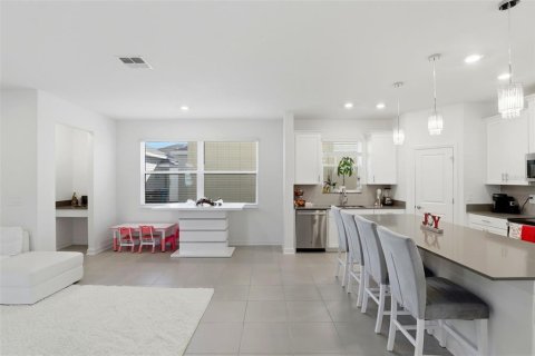 House in Orlando, Florida 4 bedrooms, 228.54 sq.m. № 2218275 - photo 15
