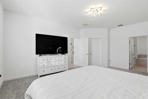House in Orlando, Florida 4 bedrooms, 228.54 sq.m. № 2218275 - photo 25
