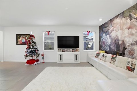 House in Orlando, Florida 4 bedrooms, 228.54 sq.m. № 2218275 - photo 21