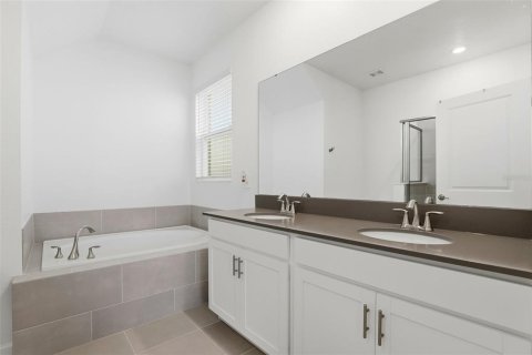 House in Orlando, Florida 4 bedrooms, 228.54 sq.m. № 2218275 - photo 26