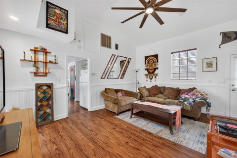 Villa ou maison à vendre à San Antonio, Floride: 2 chambres, 148.64 m2 № 1902349 - photo 11