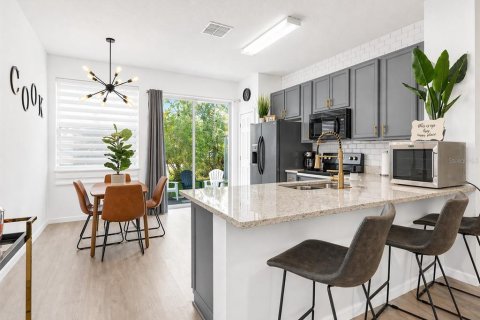 Townhouse in Kissimmee, Florida 3 bedrooms, 124.21 sq.m. № 2216063 - photo 6