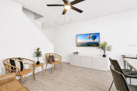 Townhouse in Kissimmee, Florida 3 bedrooms, 124.21 sq.m. № 2216063 - photo 12