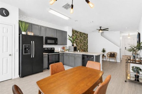 Townhouse in Kissimmee, Florida 3 bedrooms, 124.21 sq.m. № 2216063 - photo 5