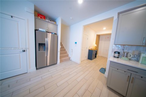 Купить таунхаус в Пемброк-Пайнс, Флорида 3 спальни, 190.36м2, № 2068194 - фото 15