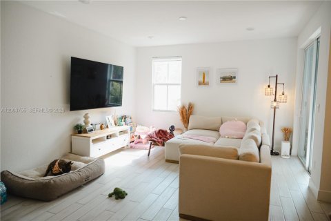 Купить таунхаус в Пемброк-Пайнс, Флорида 3 спальни, 190.36м2, № 2068194 - фото 25