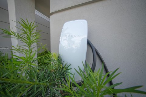 Купить таунхаус в Пемброк-Пайнс, Флорида 3 спальни, 190.36м2, № 2068194 - фото 6