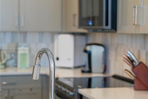 Купить таунхаус в Пемброк-Пайнс, Флорида 3 спальни, 190.36м2, № 2068194 - фото 21