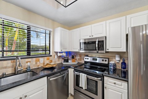 Condo in Palm Beach Gardens, Florida, 3 bedrooms  № 2352611 - photo 29