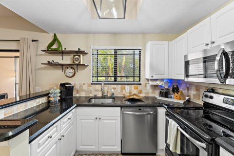 Condo in Palm Beach Gardens, Florida, 3 bedrooms  № 2352611 - photo 28