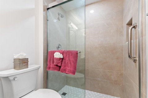 Condo in Palm Beach Gardens, Florida, 3 bedrooms  № 2352611 - photo 15